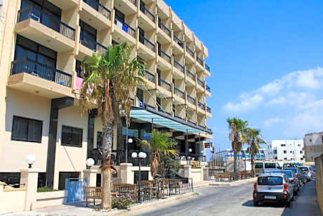 Canifor Hotel