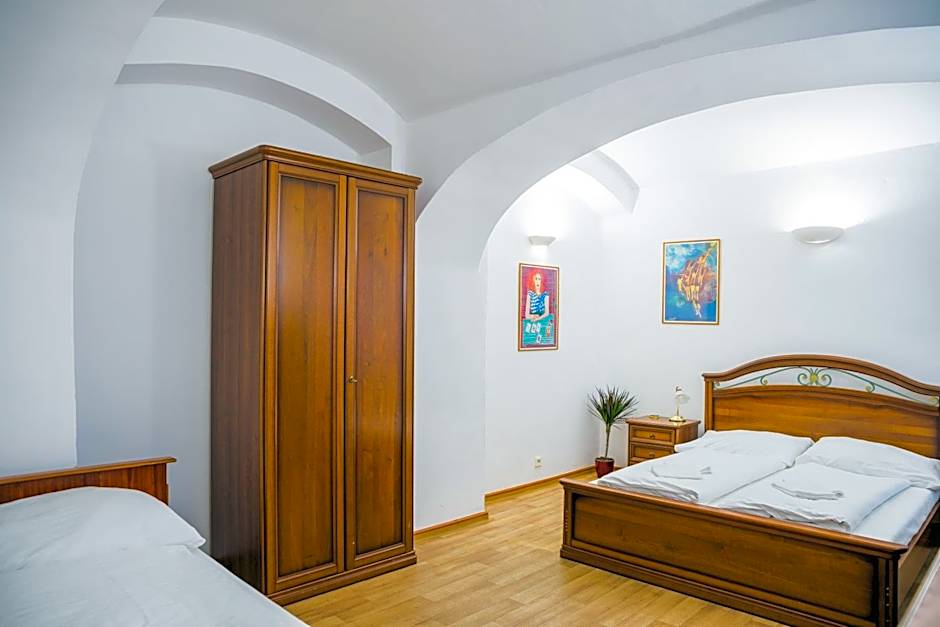 Hostel Little Quarter