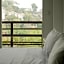 Hollywood Hills Hotel