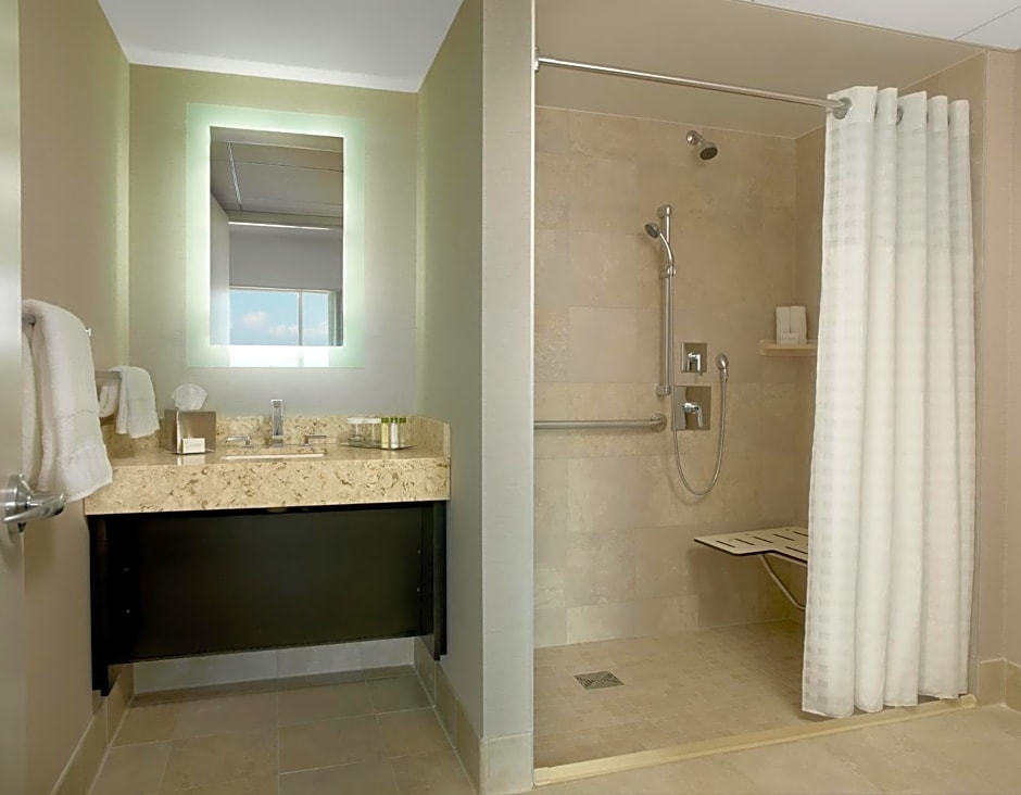 DoubleTree by Hilton Hotel Cedar Rapids Convention Complex