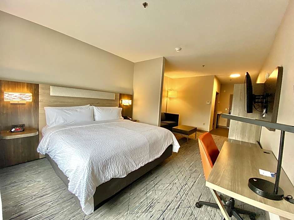 Holiday Inn Express & Suites Elyria By IHG