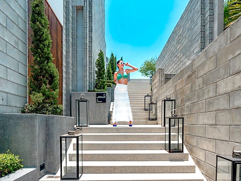 Cross Pattaya Oceanphere