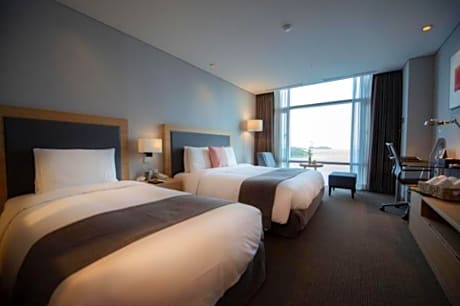 Premium Family Twin Room with Sea View