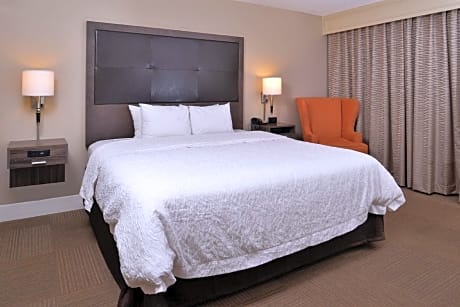 1 King Bed With Whirlpool Nonsmoking