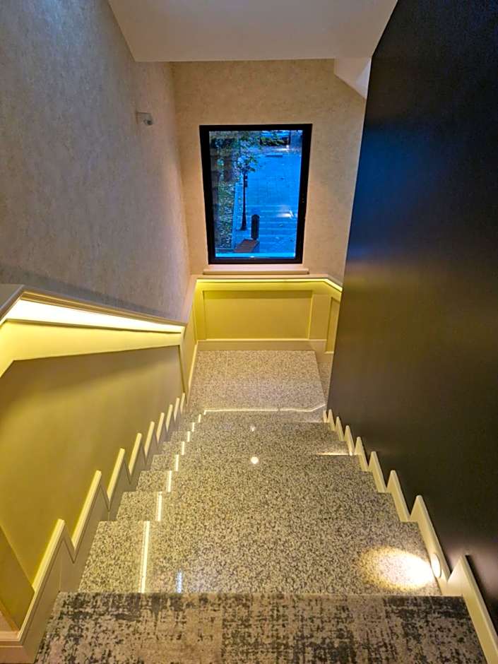 H41 Luxury Suites