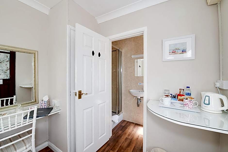 The Coast Yard B & B and Garden Chalets