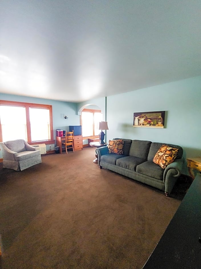 Nuk's Executive Suites