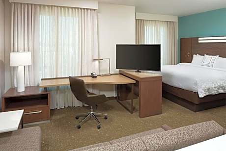 King Studio with Sofa Bed
