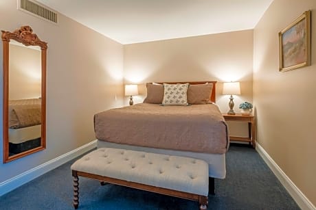 The Highland One-Bedroom Suite