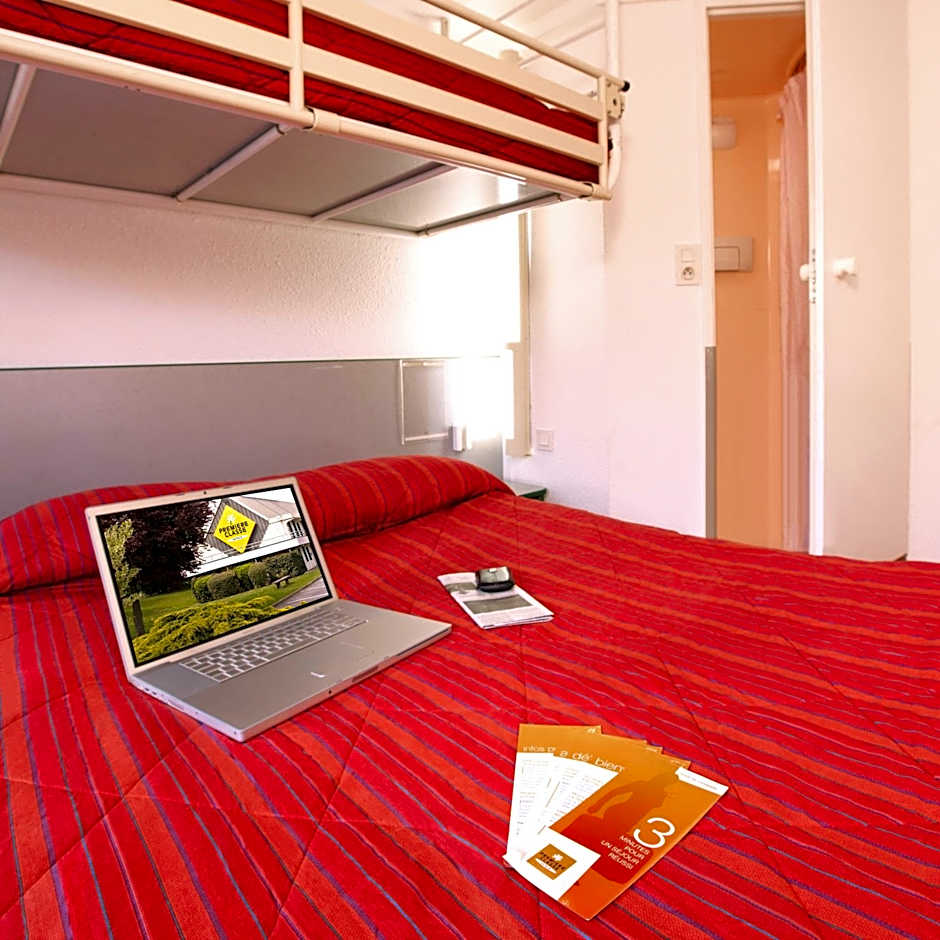 Photo 1 of 5 of 1 Double Bed and 1 Twin Bed