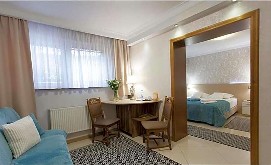 Villa Anna - Noclegi Rooms - FREE parking, taras, 1500m do Starówki