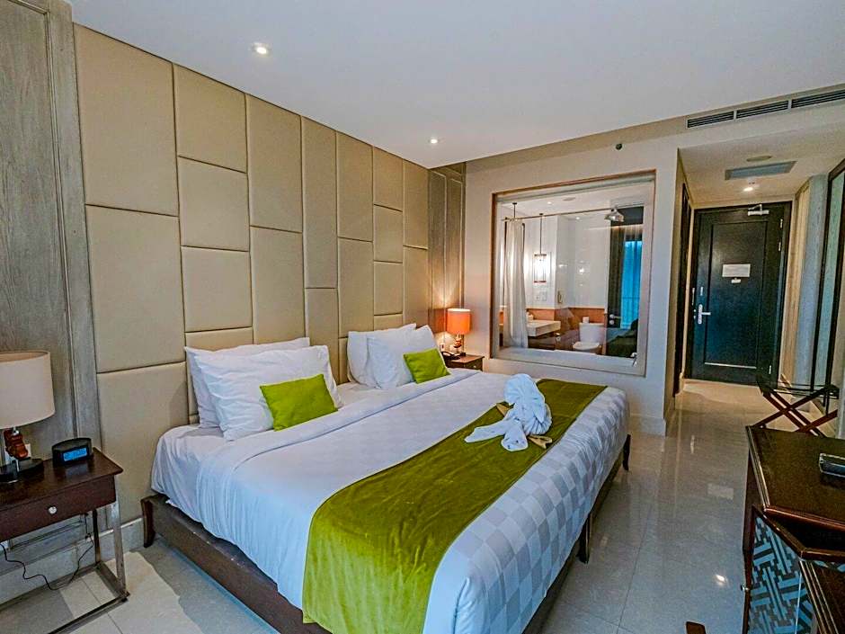 Jambuluwuk Oceano Seminyak Hotel