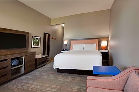 King Room with King Bed - Non-Smoking