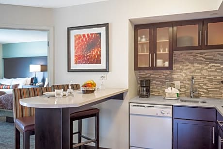 Two Bedrooms Suite with Three Beds - Non-Smoking