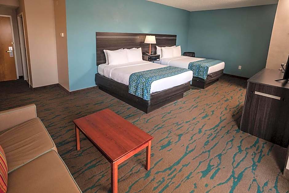 Gateway Hotel & Suites, an Ascend Collection Hotel