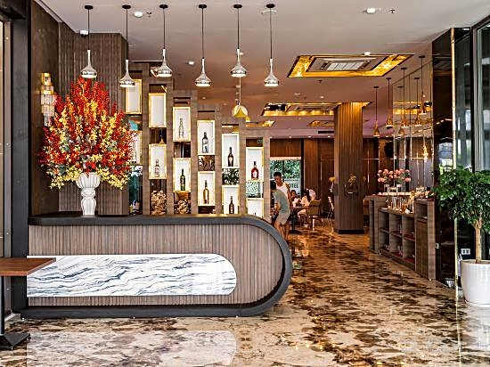 Zen Riverside Hotel n Residences