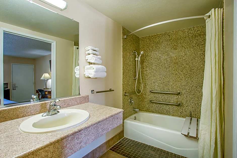 Hotel Seville - Ontario Airport/Chino