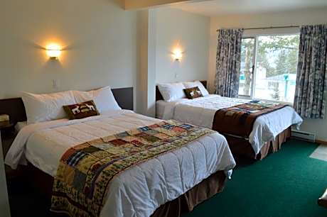 Queen Room - No Air Conditioning