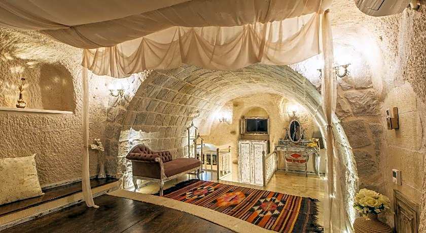 Karlik Cave Suite