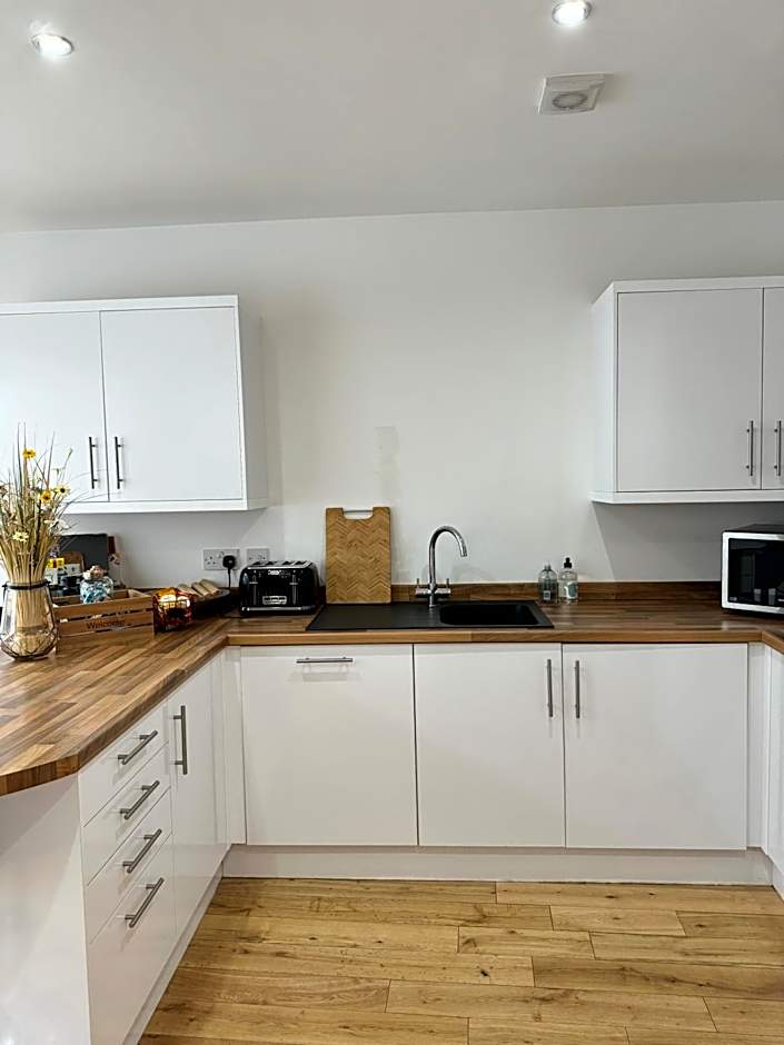 The Courtyard, 4 - Bed, Sleeps 6, Pets Welcome