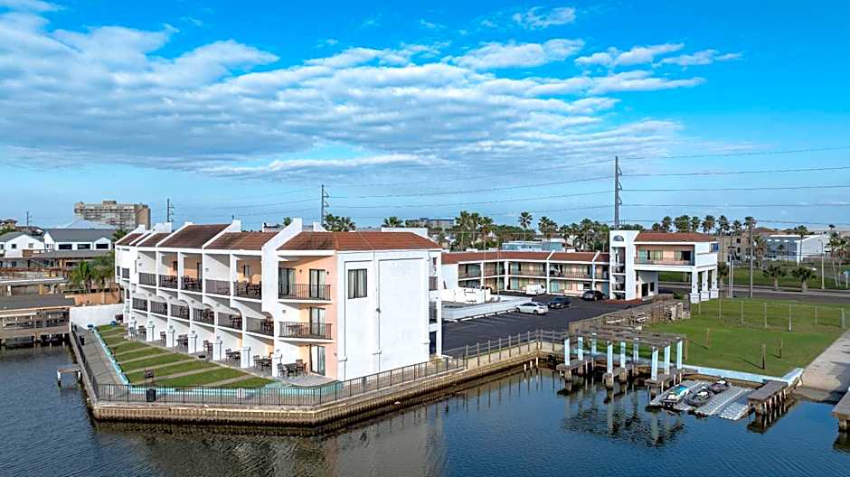 WindWater Hotel and Marina