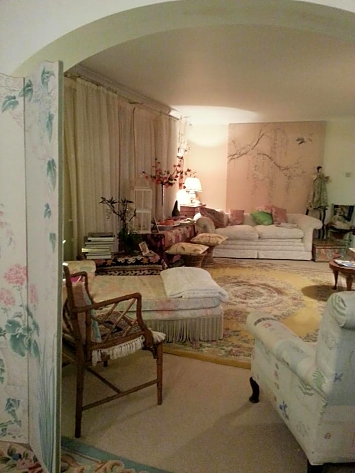 Folly Studio Bed and Breakfast