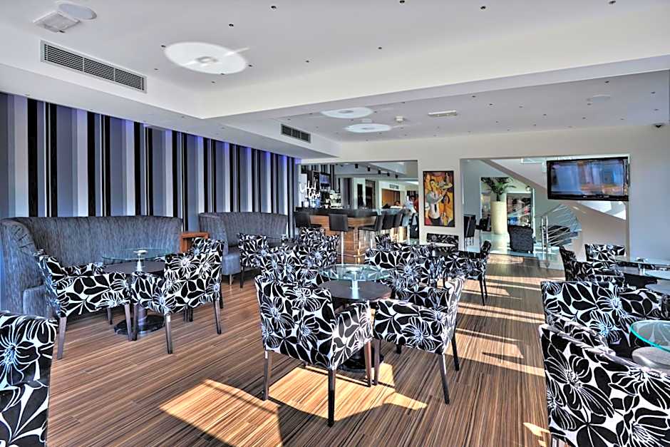 Livadhiotis City Hotel