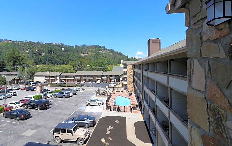 Howard Johnson by Wyndham Downtown Gatlinburg