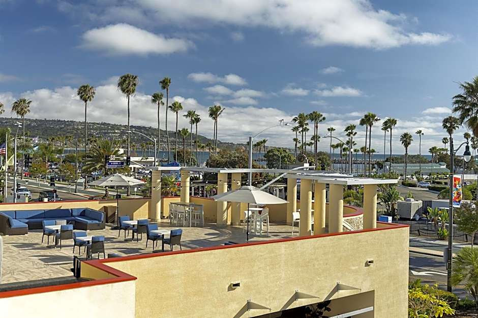 Redondo Beach Hotel, Tapestry Collection by Hilton