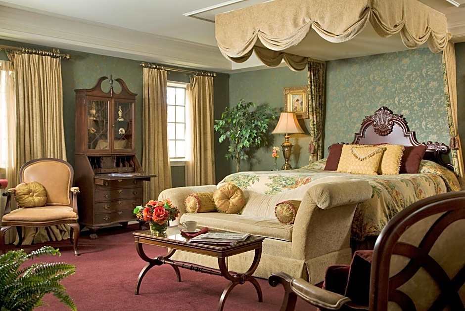 Red Coach Inn