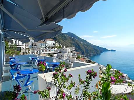 Hotel Holiday