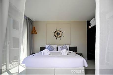 Premier Deluxe Suite with Balcony