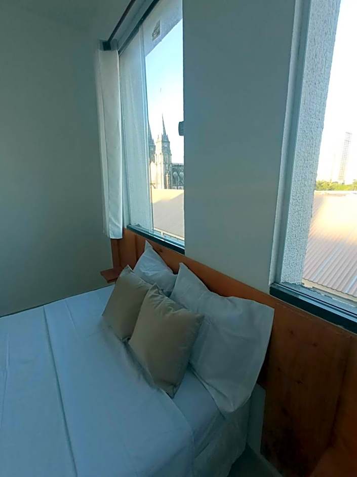 Central Palace Hotel