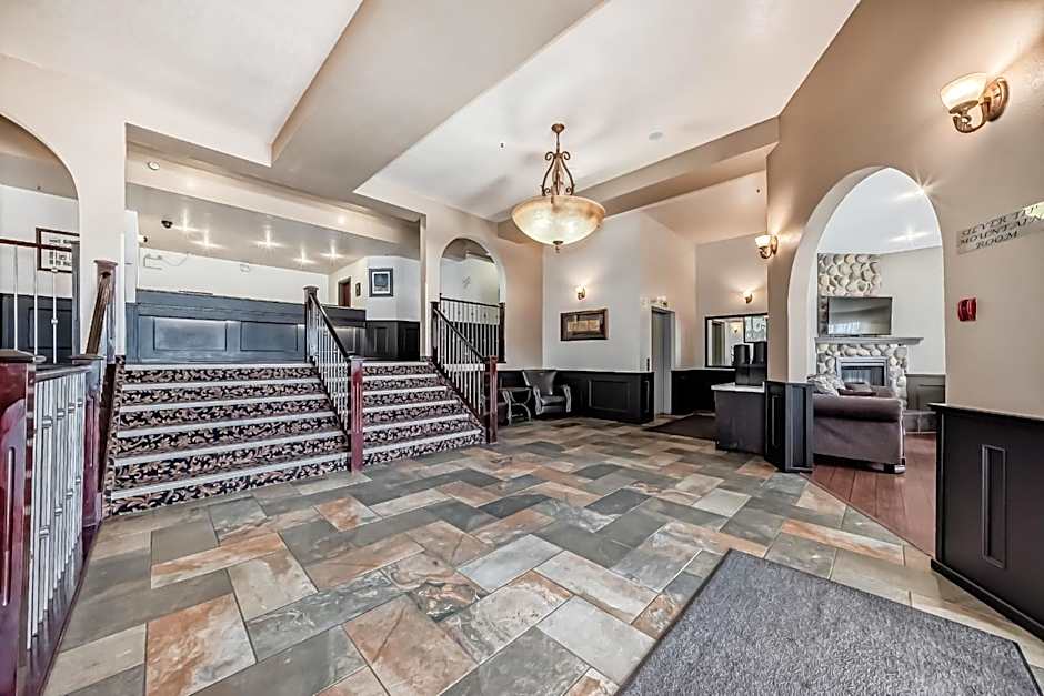 Grande Cache Inn & Suites