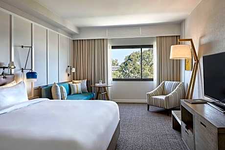 King Room - Hearing Accessible