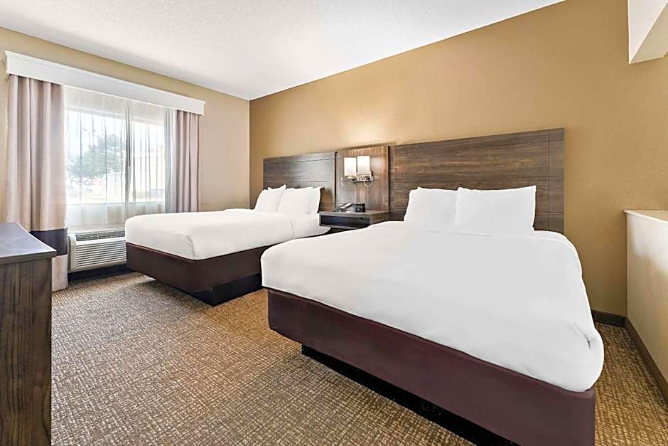 Comfort Suites near Robins Air Force Base