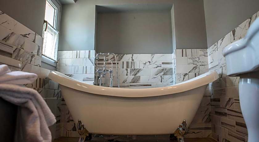 Kyria Boutique House