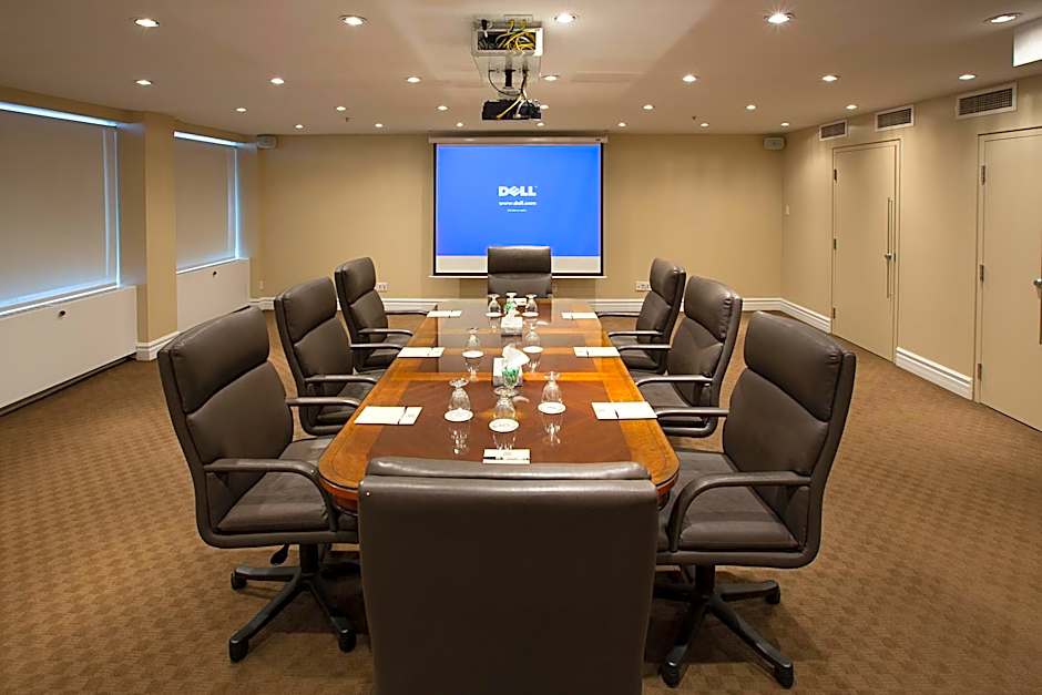 Le Cantlie Suites Hotel