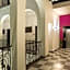 Decanter Hotel