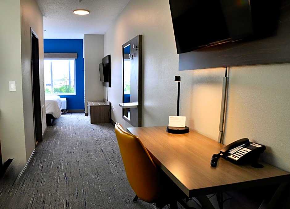 Holiday Inn Express & Suites St. Croix Valley By IHG