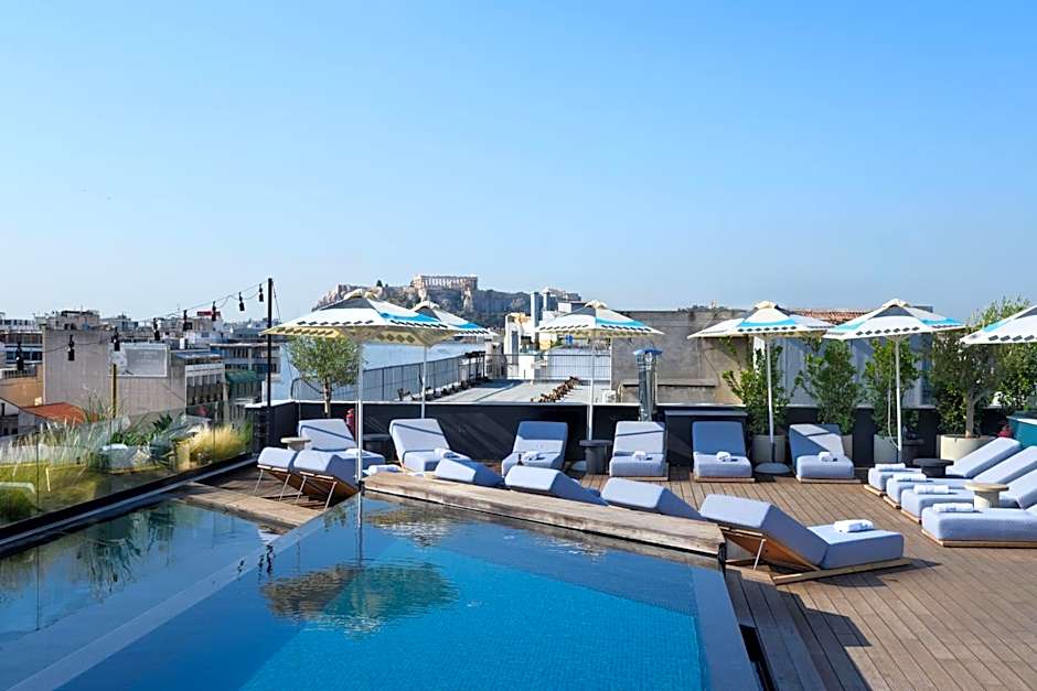 Skylark, Aluma Hotel & Resort