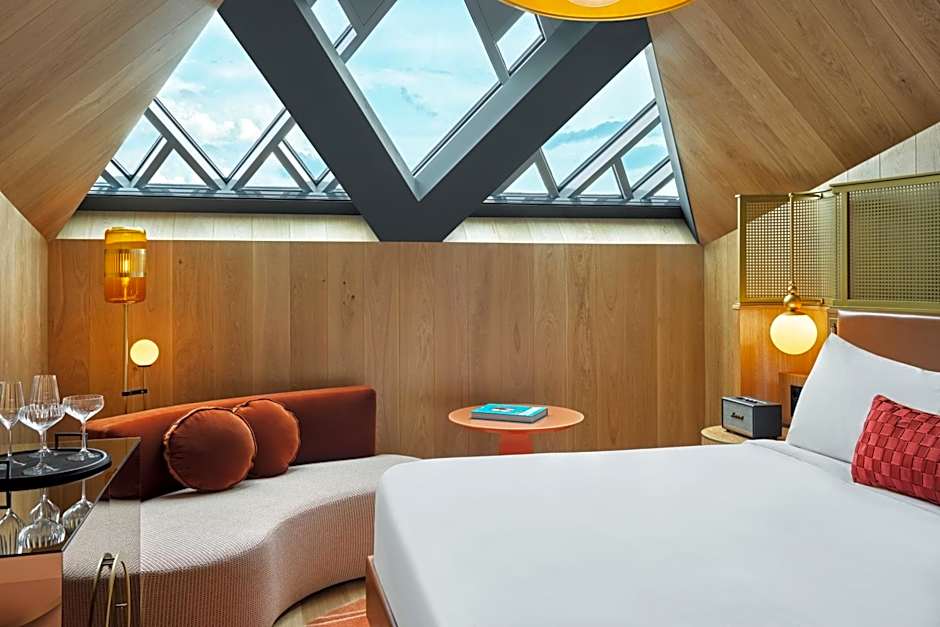 W Budapest