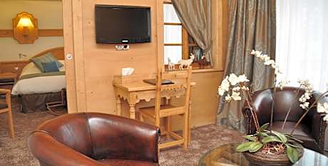 Luxury Suite