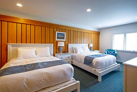 Superior Queen Room with Two Queen Beds