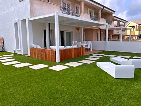 Cozy House with garden & pool