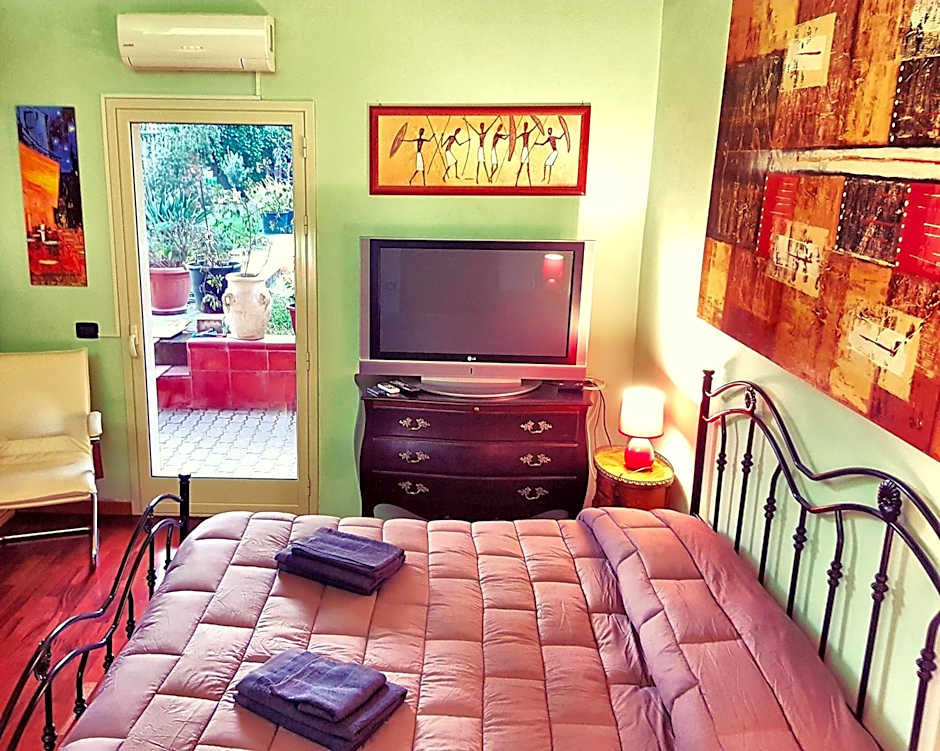 Foto 1 de 4 de Triple Room with Private External Bathroom