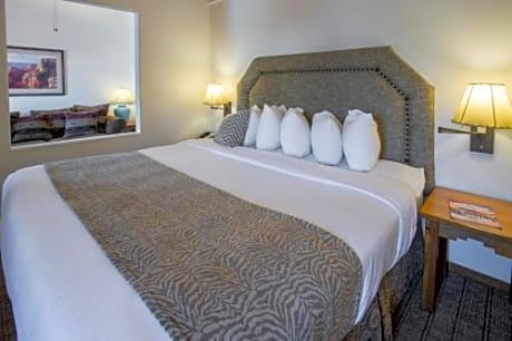 Traditional Mini Suite
