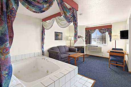King Suite with Spa Bath - Non-Smoking