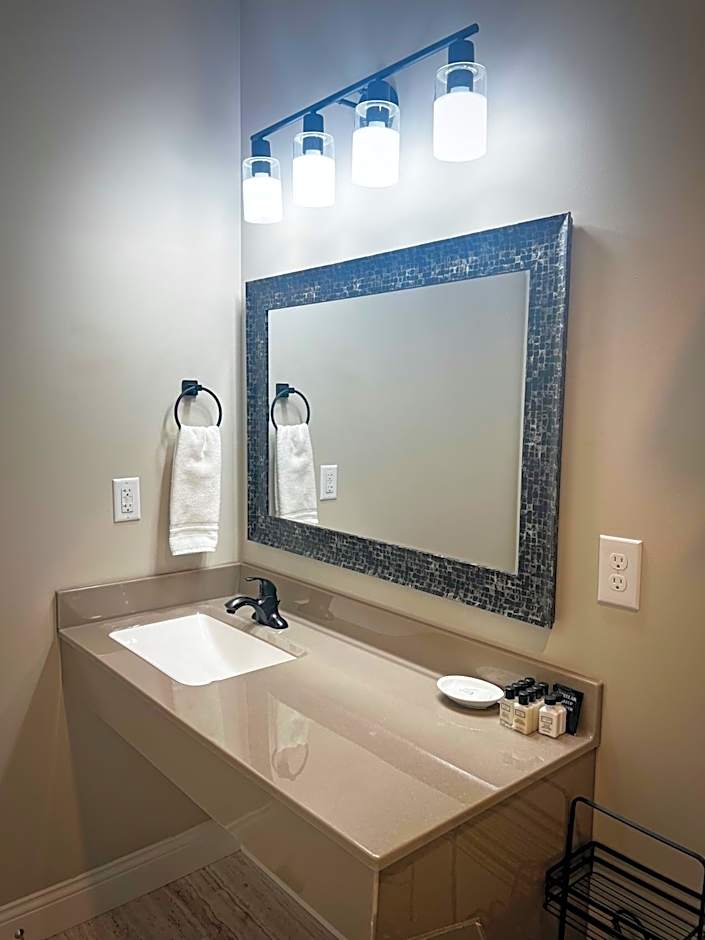 Inn at Elijah McLean's