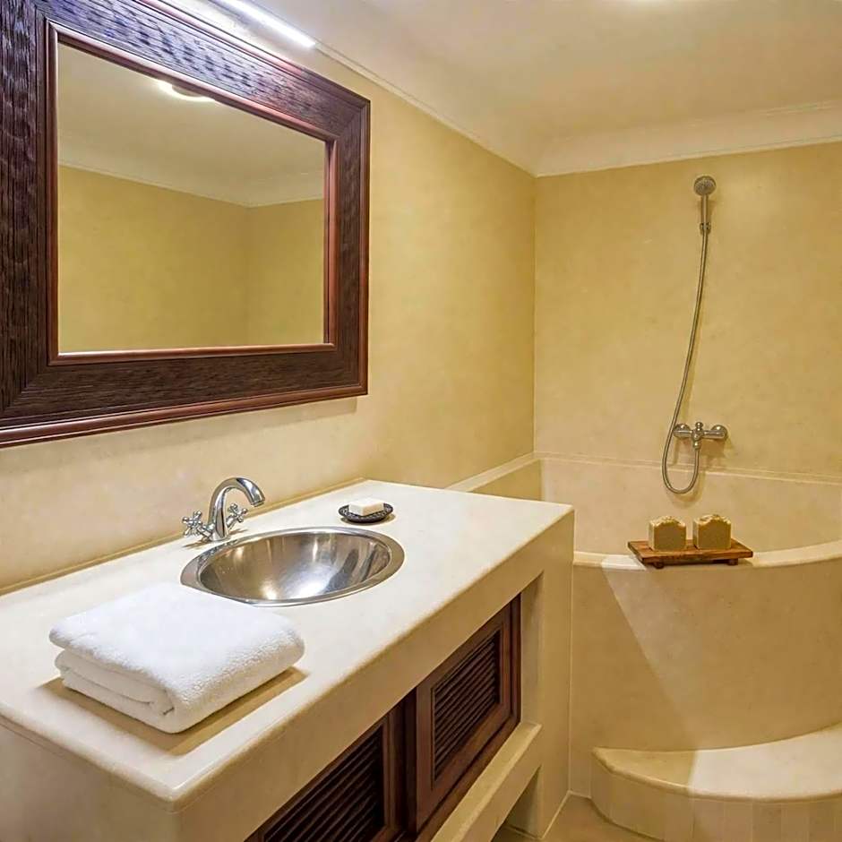 Riad ABBASSIA Marrakech Première - Authentic Medina Experience